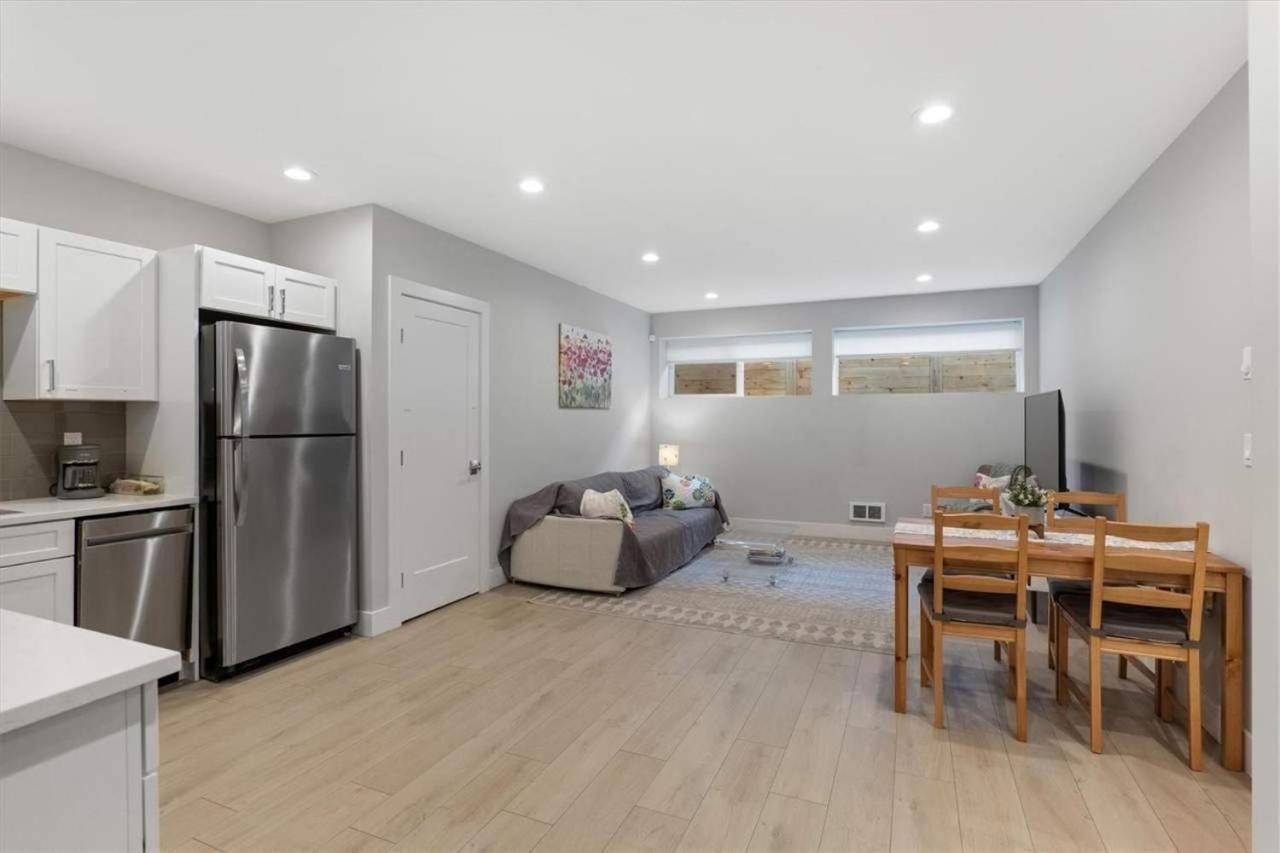 Gorgeous 1 Bedroom In A New House Free Parking Holiday home *