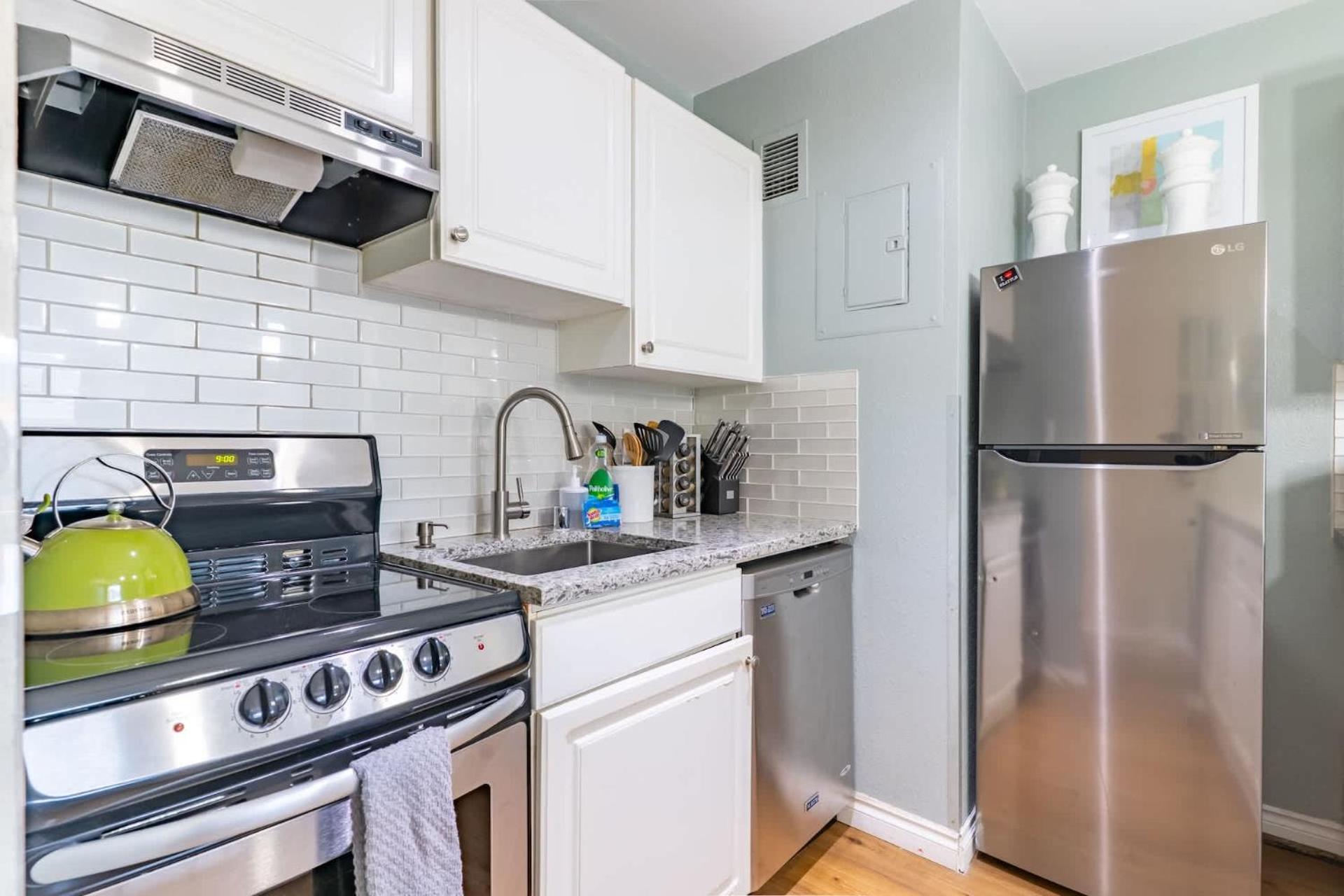 Eclectic Downtown & Cap Hill King Bed & Kitchen Seattle