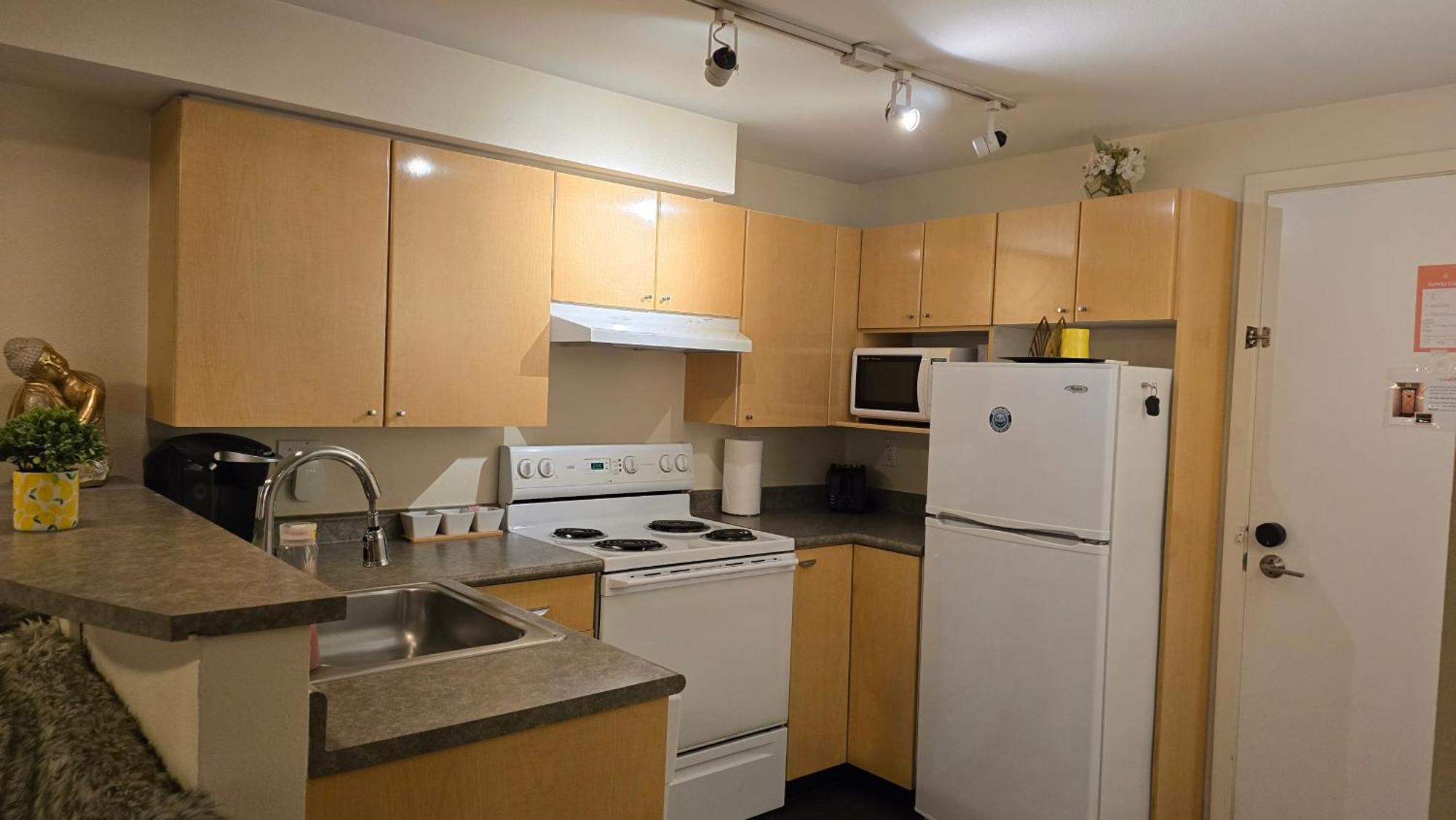 Lovely 1 Bedroom In The Heart Of Seattle! *