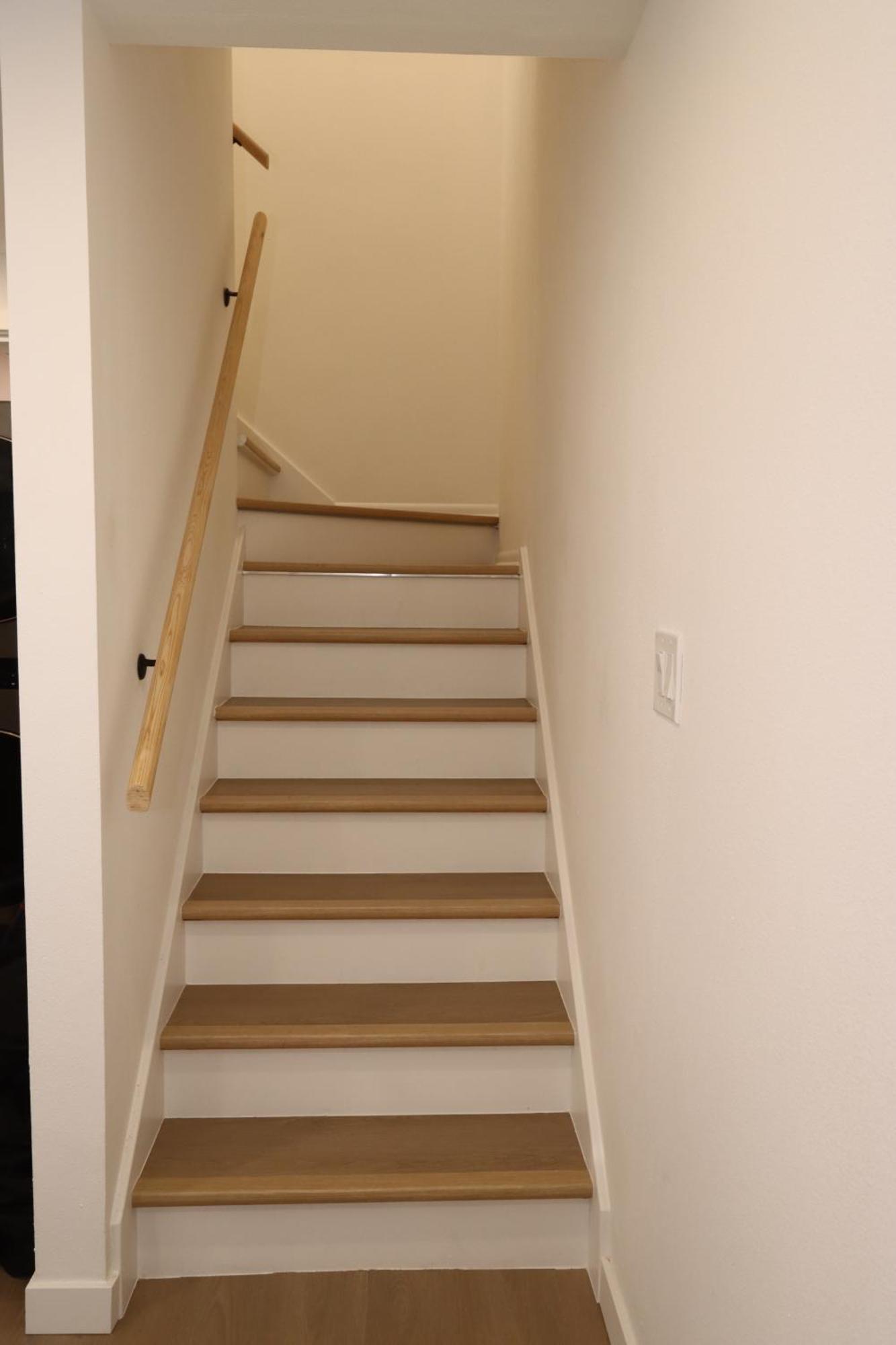 Modern Units Near Downtown, Lumen Fields, Light Rail Apartment Seattle