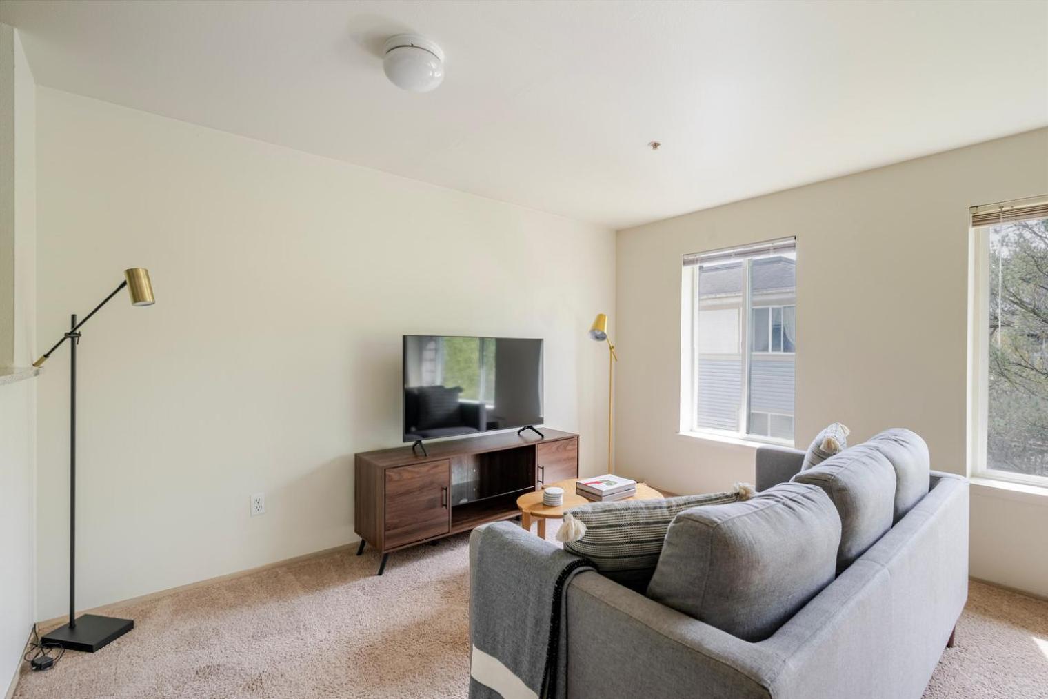 Blueground Univ Dist Pet Area Elev Nr Uw Sea-865 Apartment *