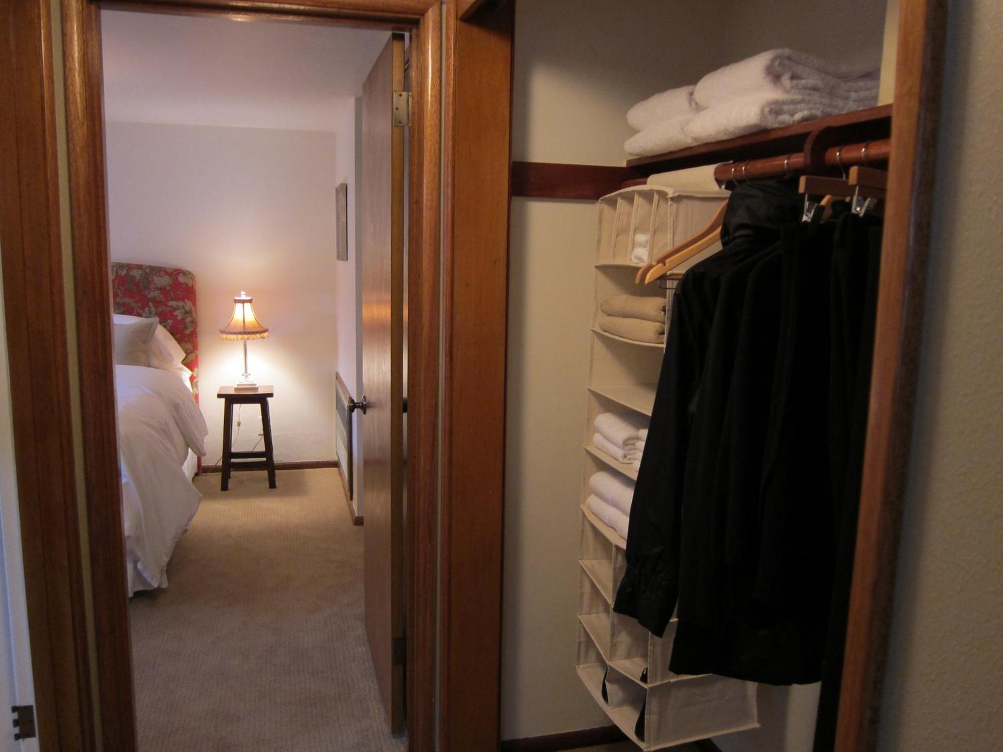 Residential Wallingford Centrally Located Apartment Seattle