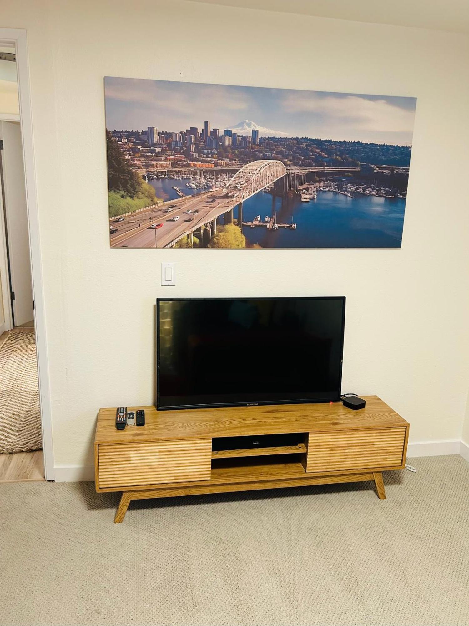 Quiet Retreat Near Light Rail, Downtown & Stadiums! Apartment