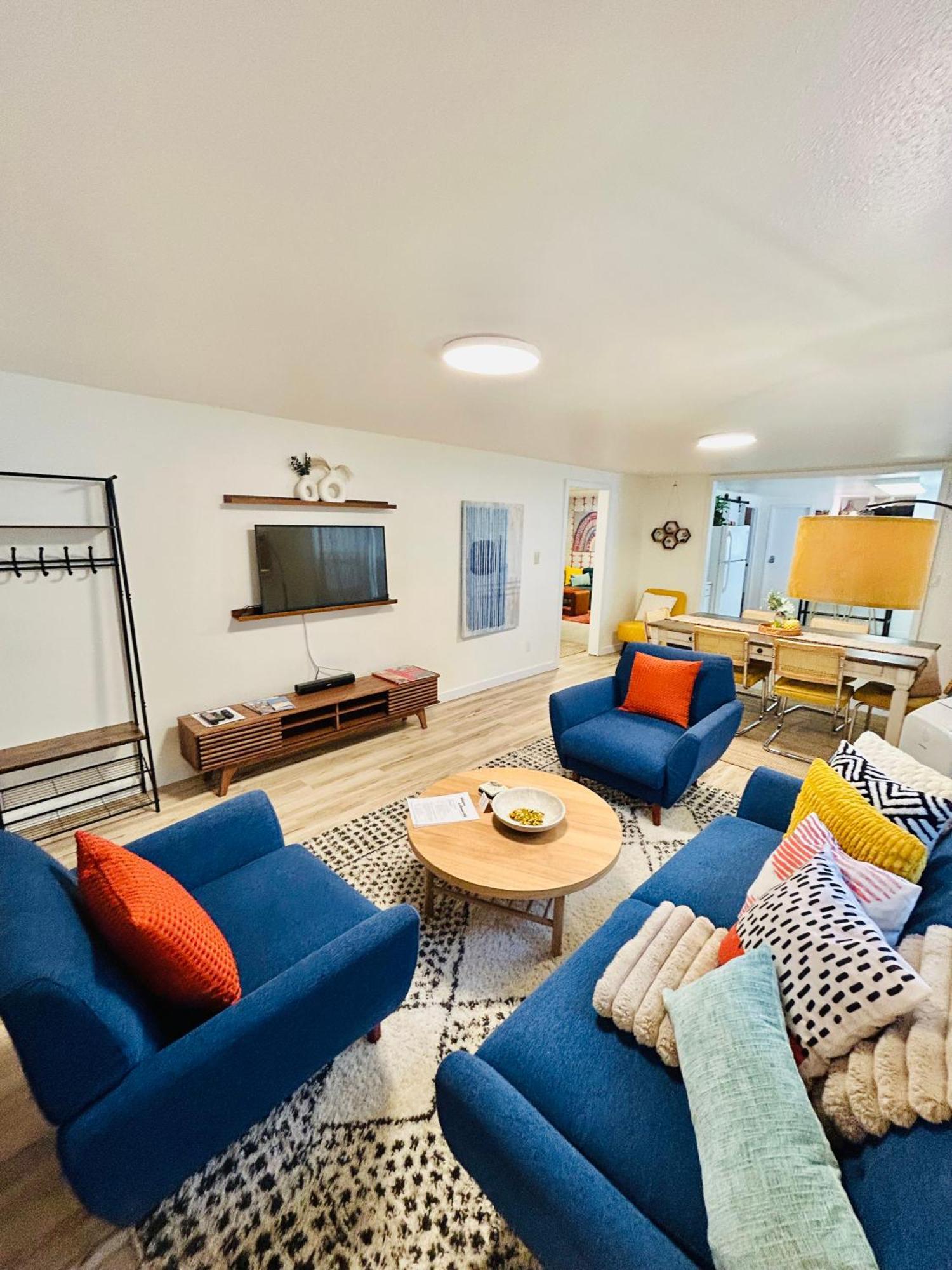 Apartment Quiet Retreat Near Light Rail, Downtown & Stadiums! Seattle