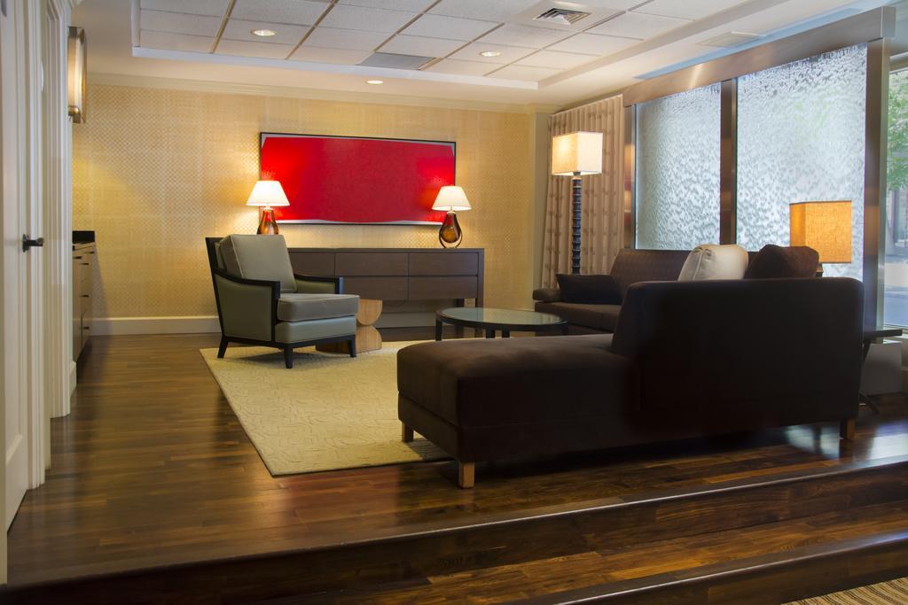At The Market Hotel 4*