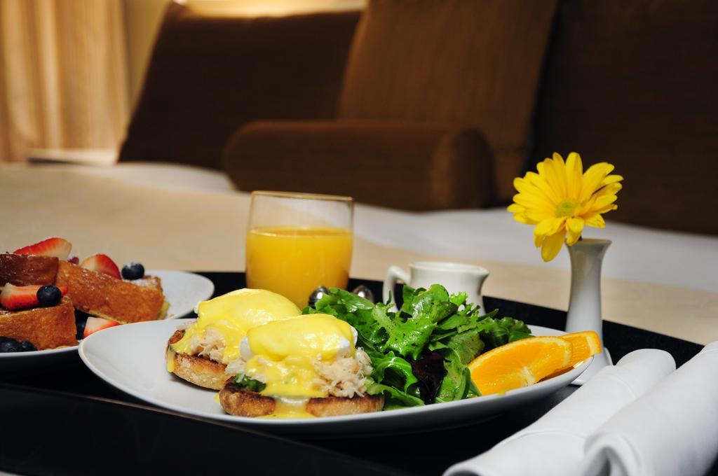 At The Market Hotel 4*
