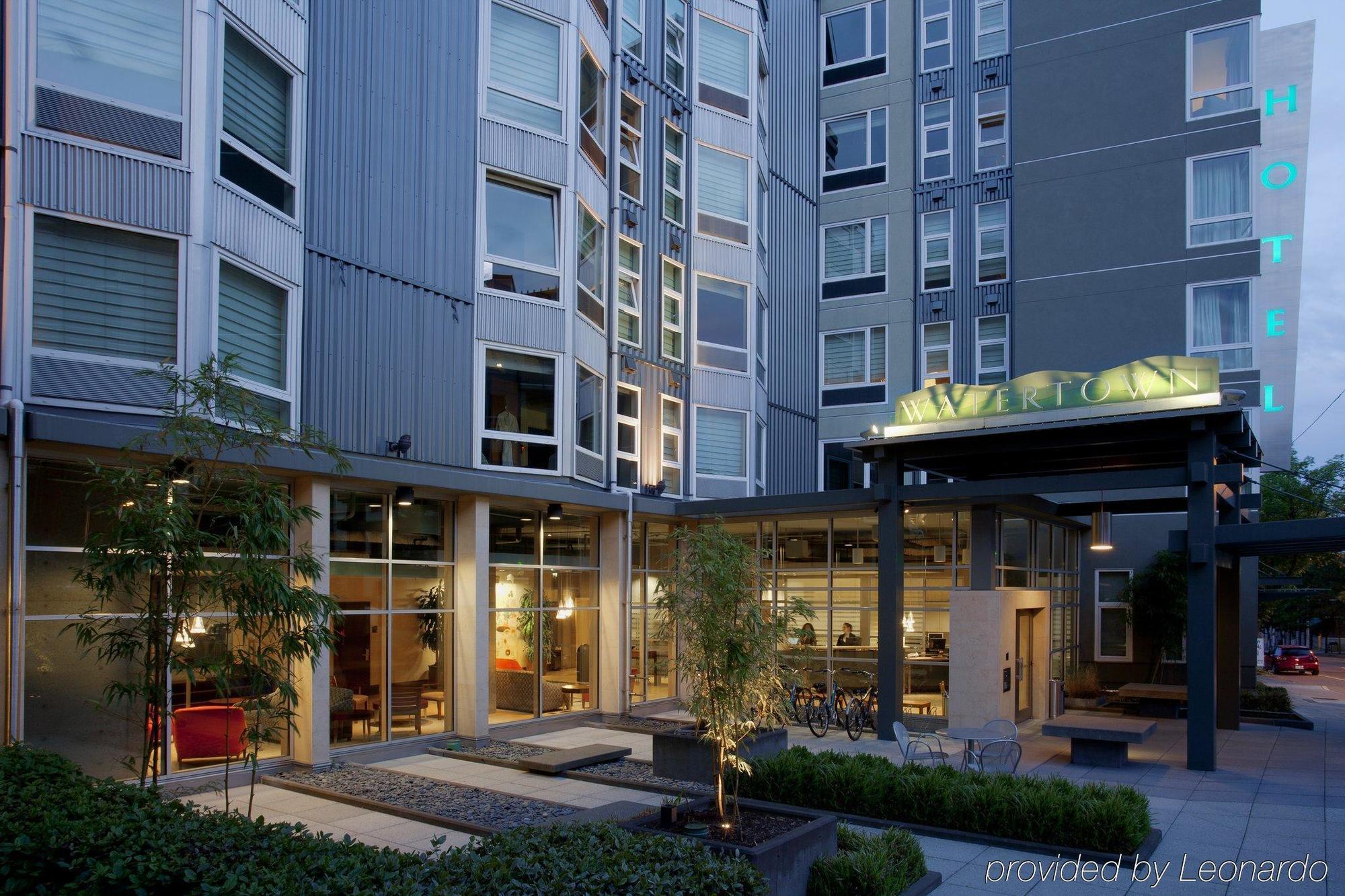 Staypineapple, Watertown Hotel, District 3*