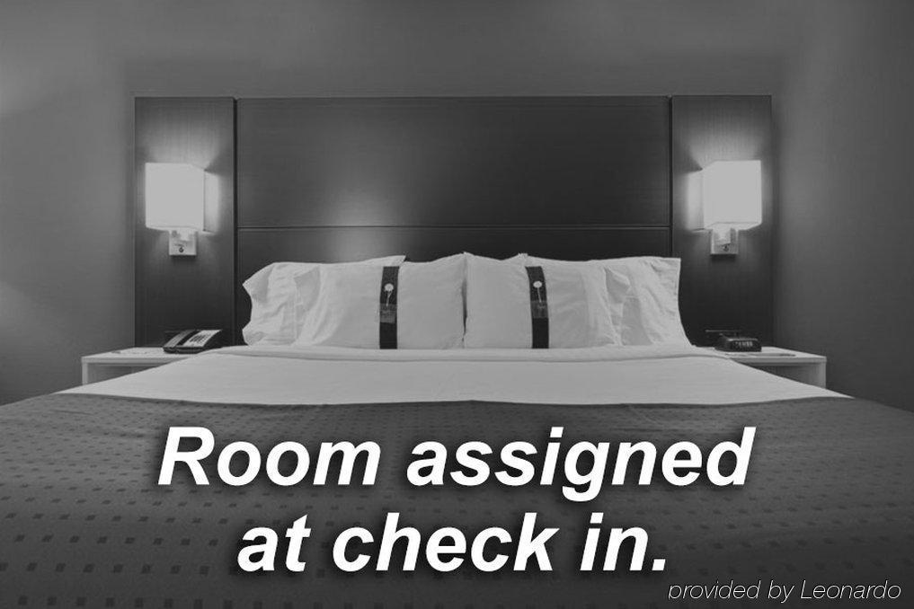 Express & North - Shoreline, An Ihg 3*