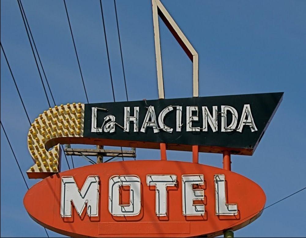 La Hacienda 2*