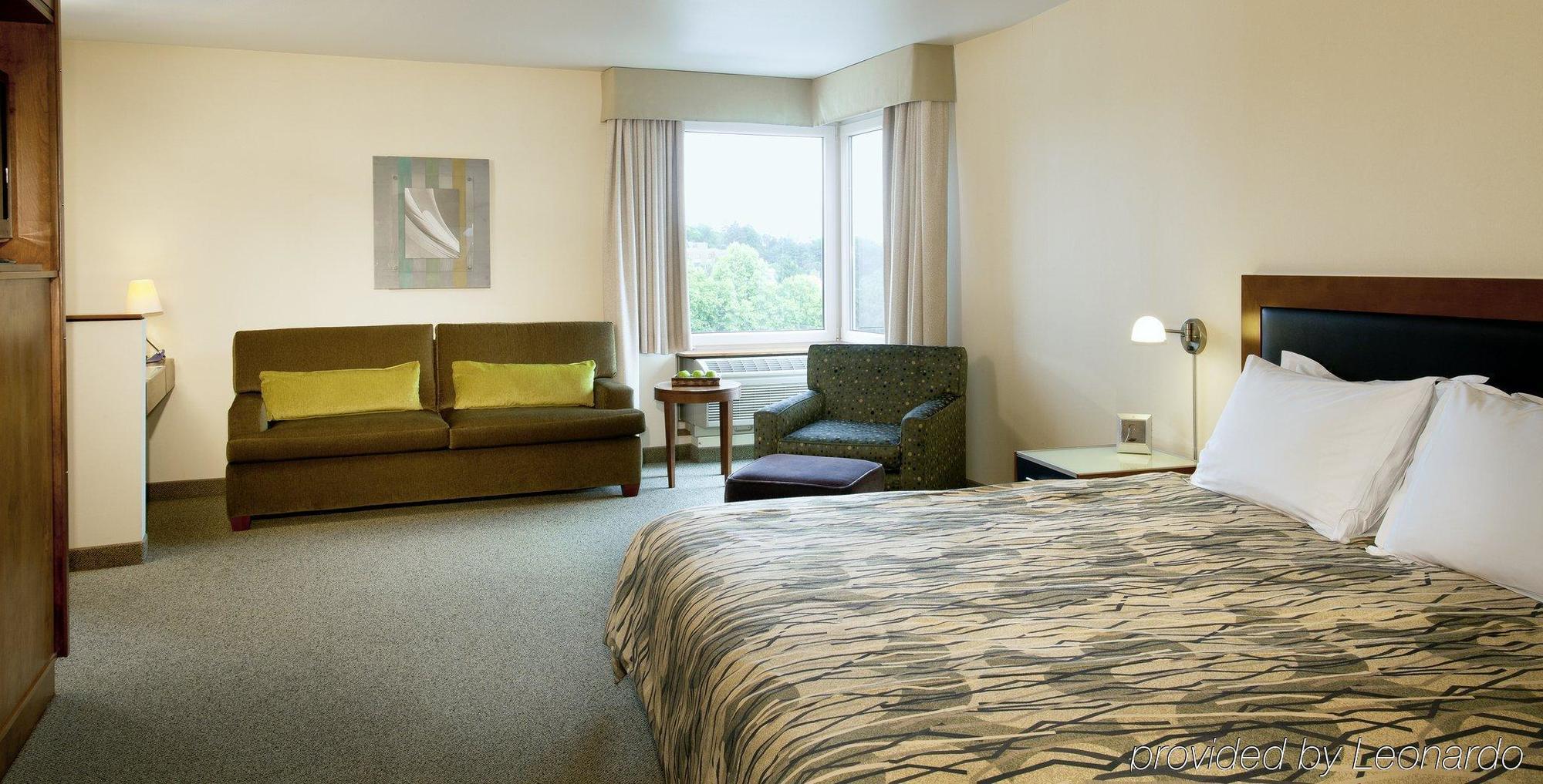 Staypineapple, Watertown Hotel, District Hotel