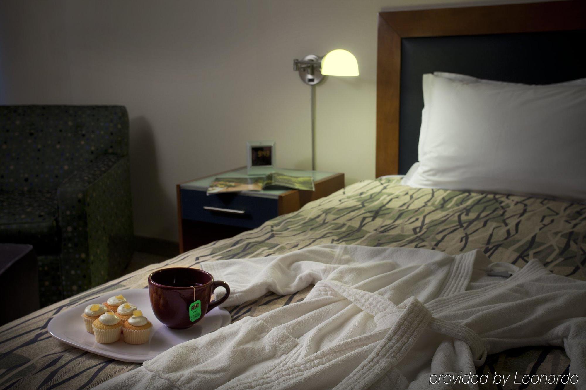 Staypineapple, Watertown Hotel, District Hotel Seattle