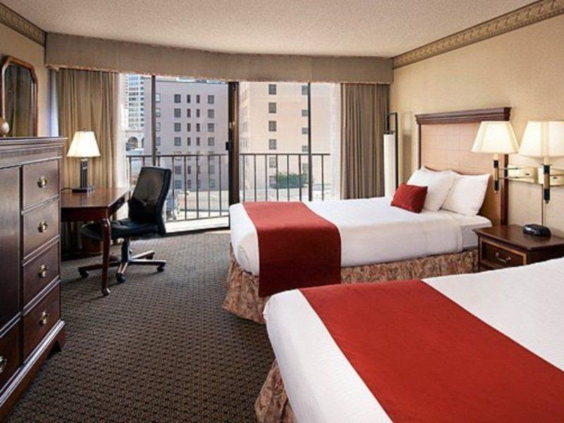 Hotel Warwick 4*