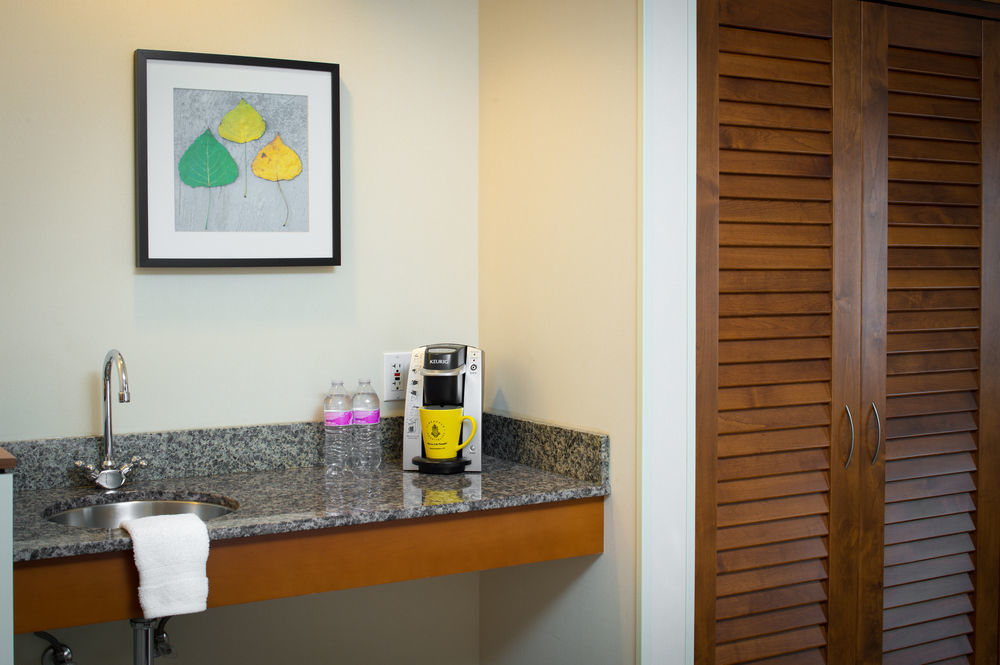 Staypineapple, Watertown Hotel, District Hotel