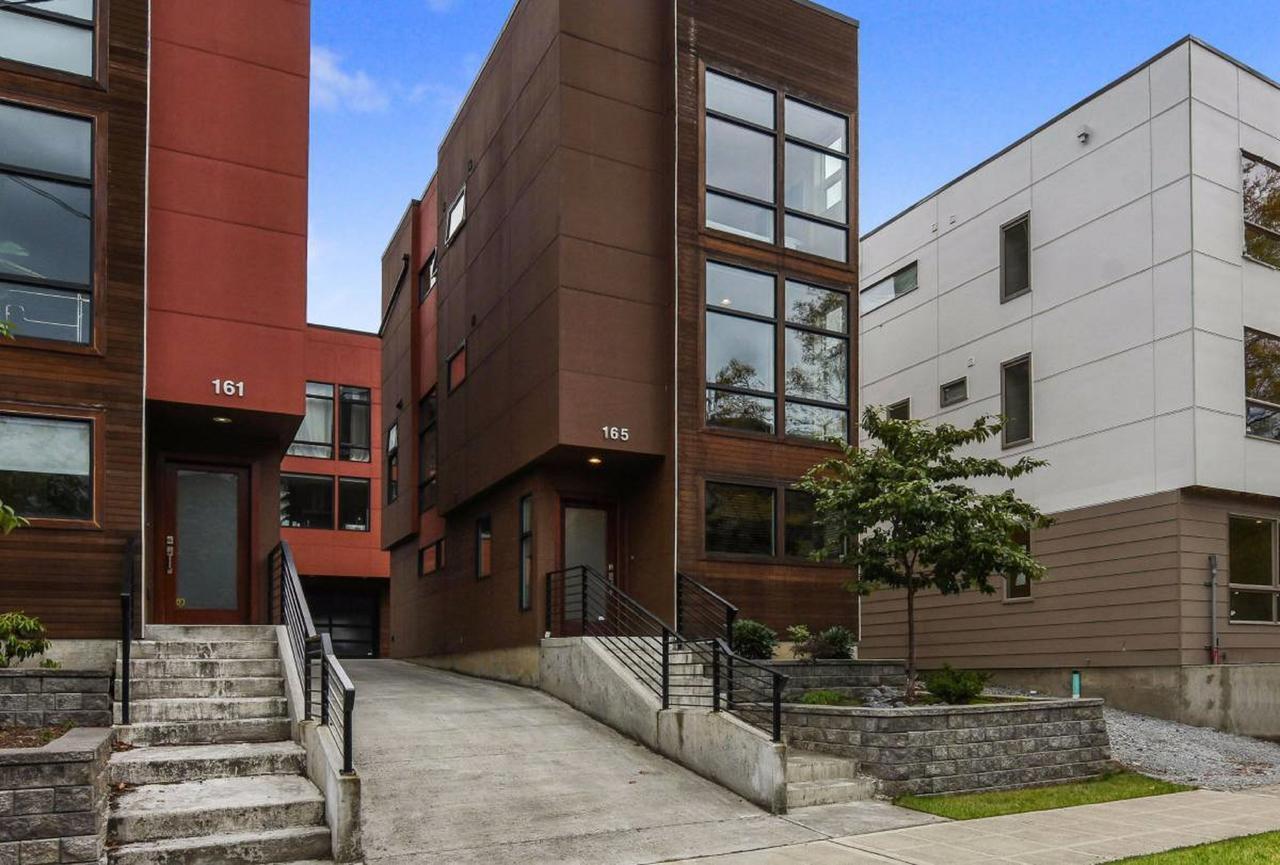 Modern With Rooftop Oasis * Seattle