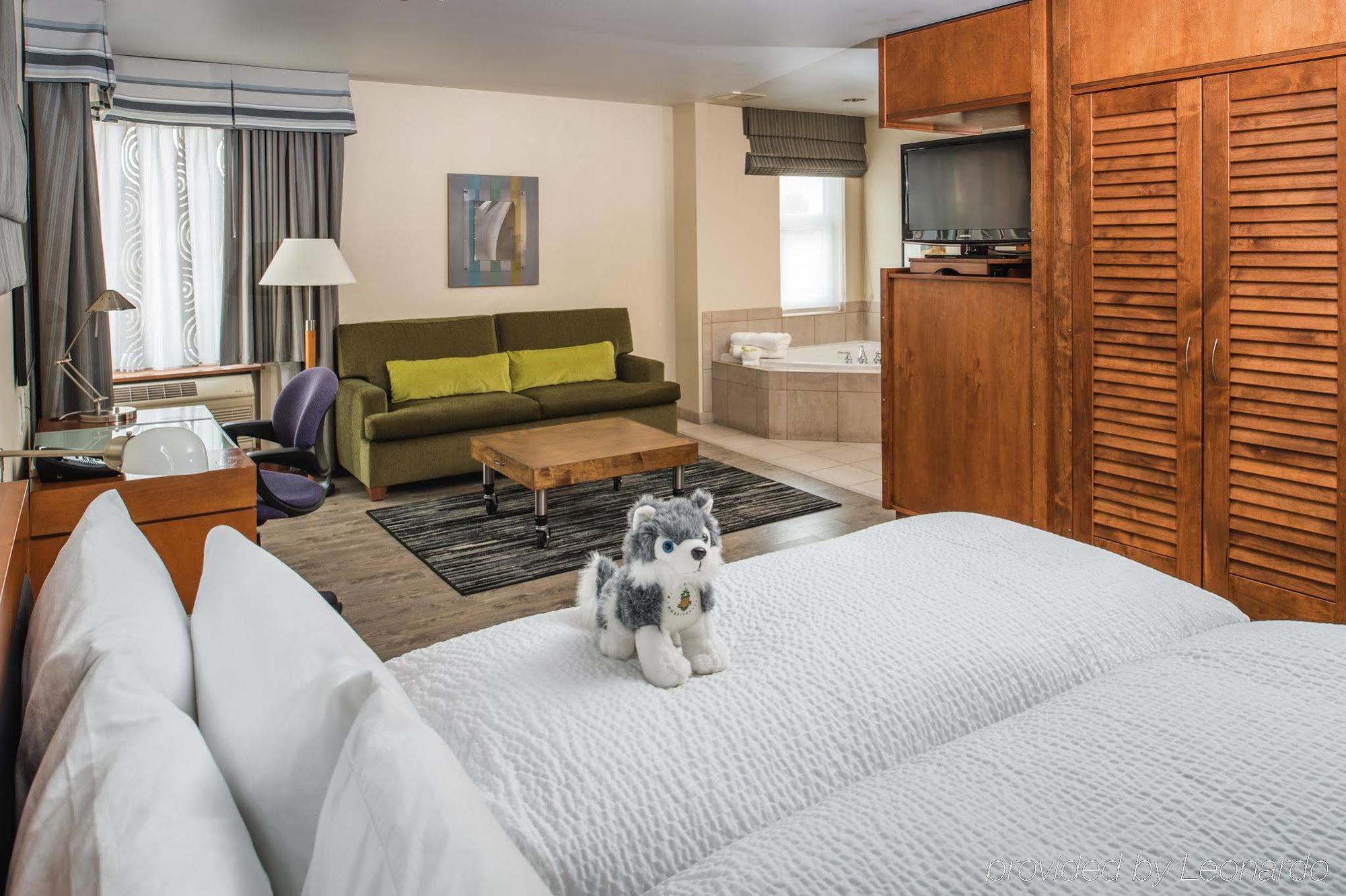 Staypineapple, Watertown Hotel, District Hotel 3*