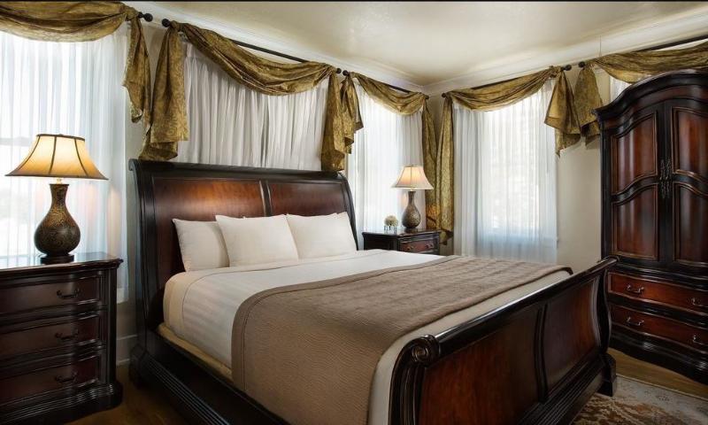 Hotel Marqueen 4*