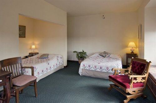 Inn College 2*