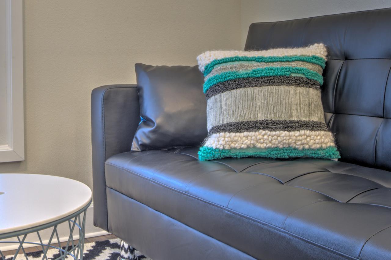 Renovated Bright 1 Bedroom In The Heart Of Capitol Hill - B Apartment *