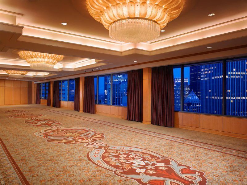 Sheraton Grand Hotel 4*