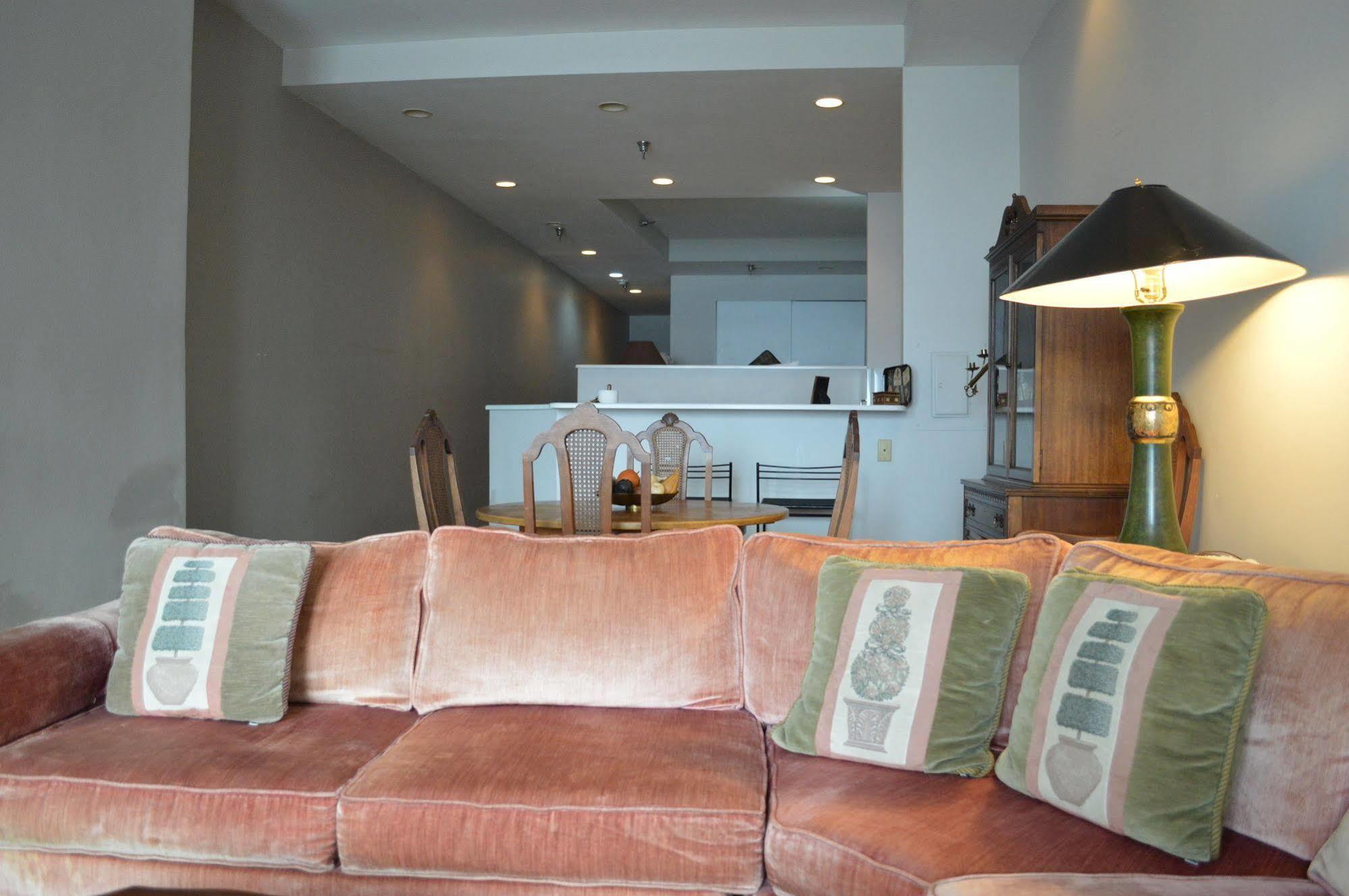 Nichols 3* Seattle