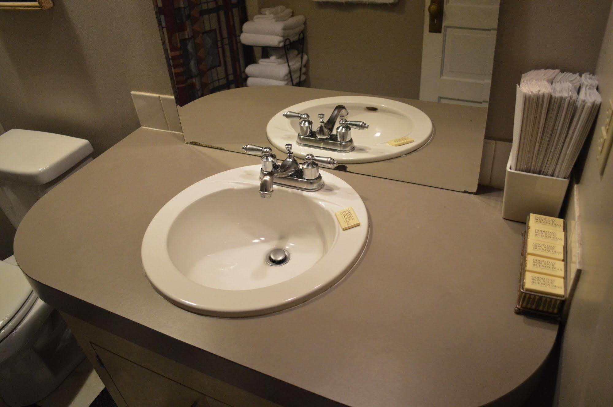 Bed & Breakfast Nichols 3*
