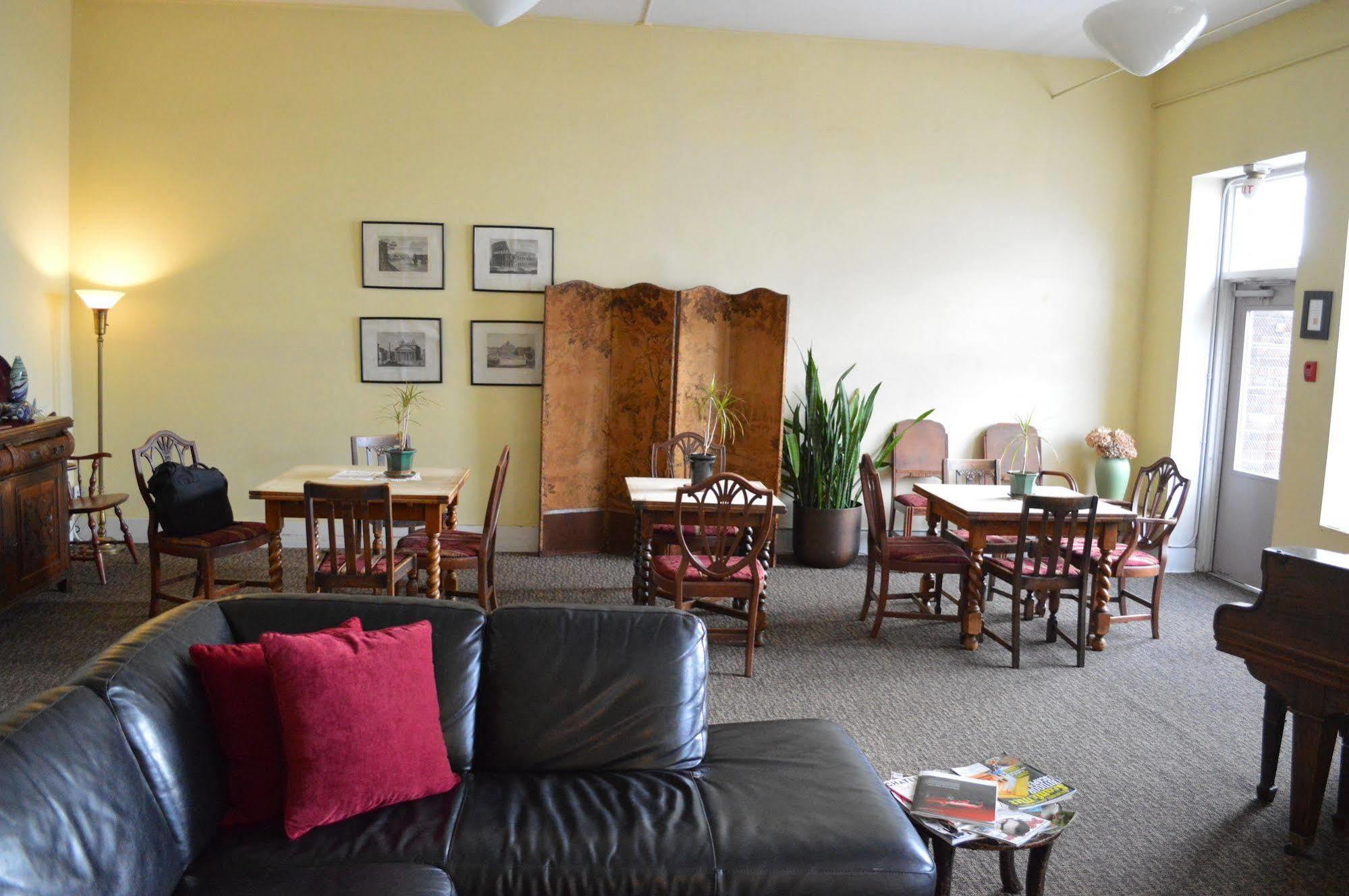 Bed & Breakfast Nichols 3*
