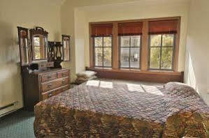 College Inn 2*