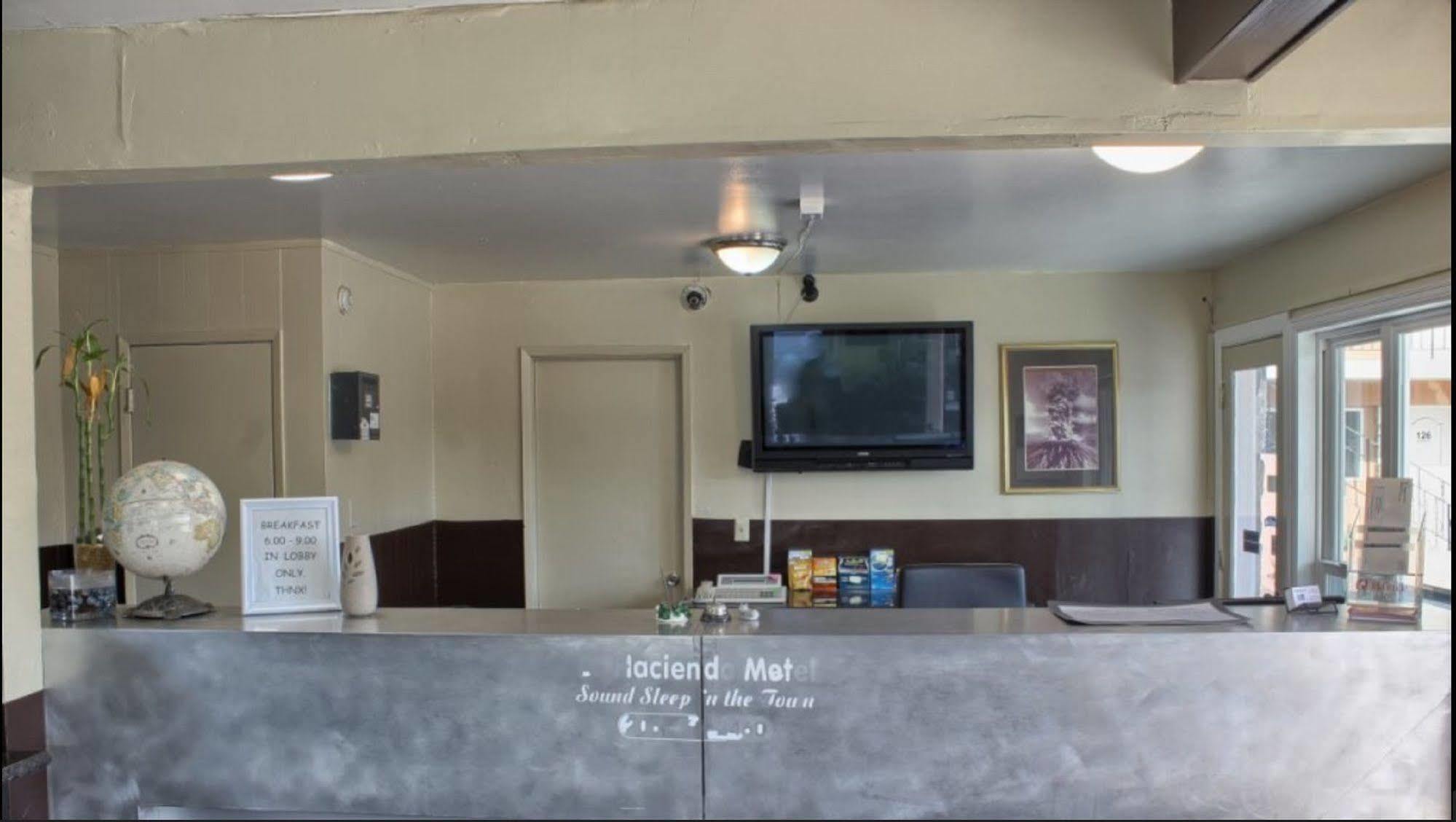 La Hacienda Motel 2*