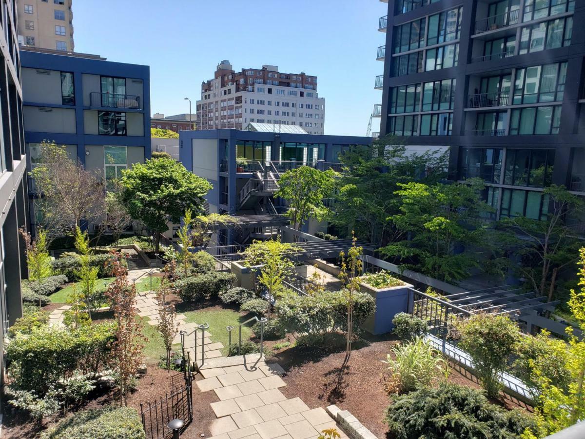 Domicile Suites At Harbor Steps Apartment