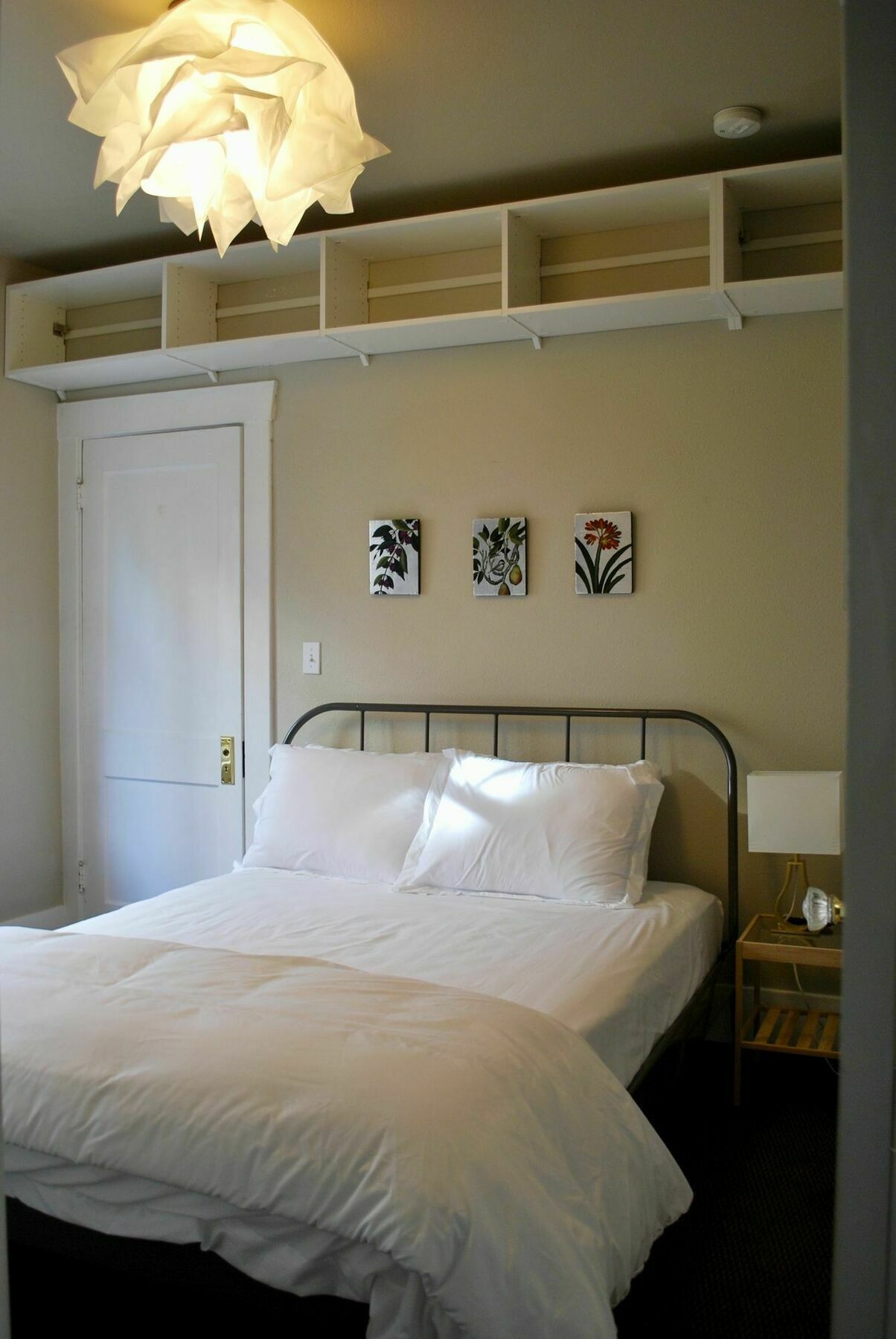 Stylish Craftsman Premium Comfort Apartment