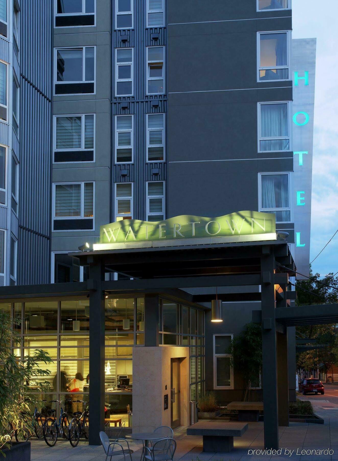Hotel Staypineapple, Watertown Hotel, District