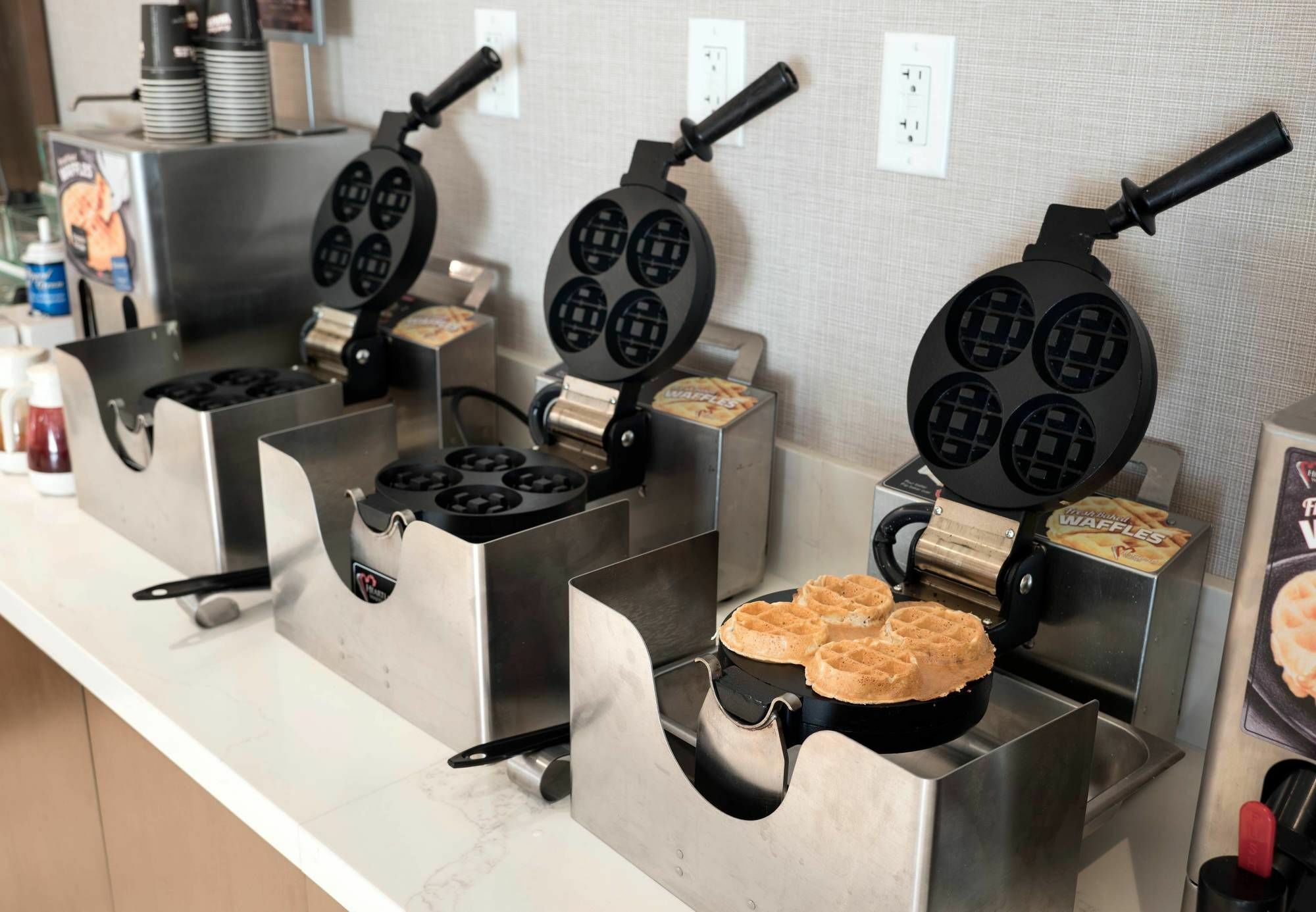 Hotel By Marriott Downtown Convention Center 3*