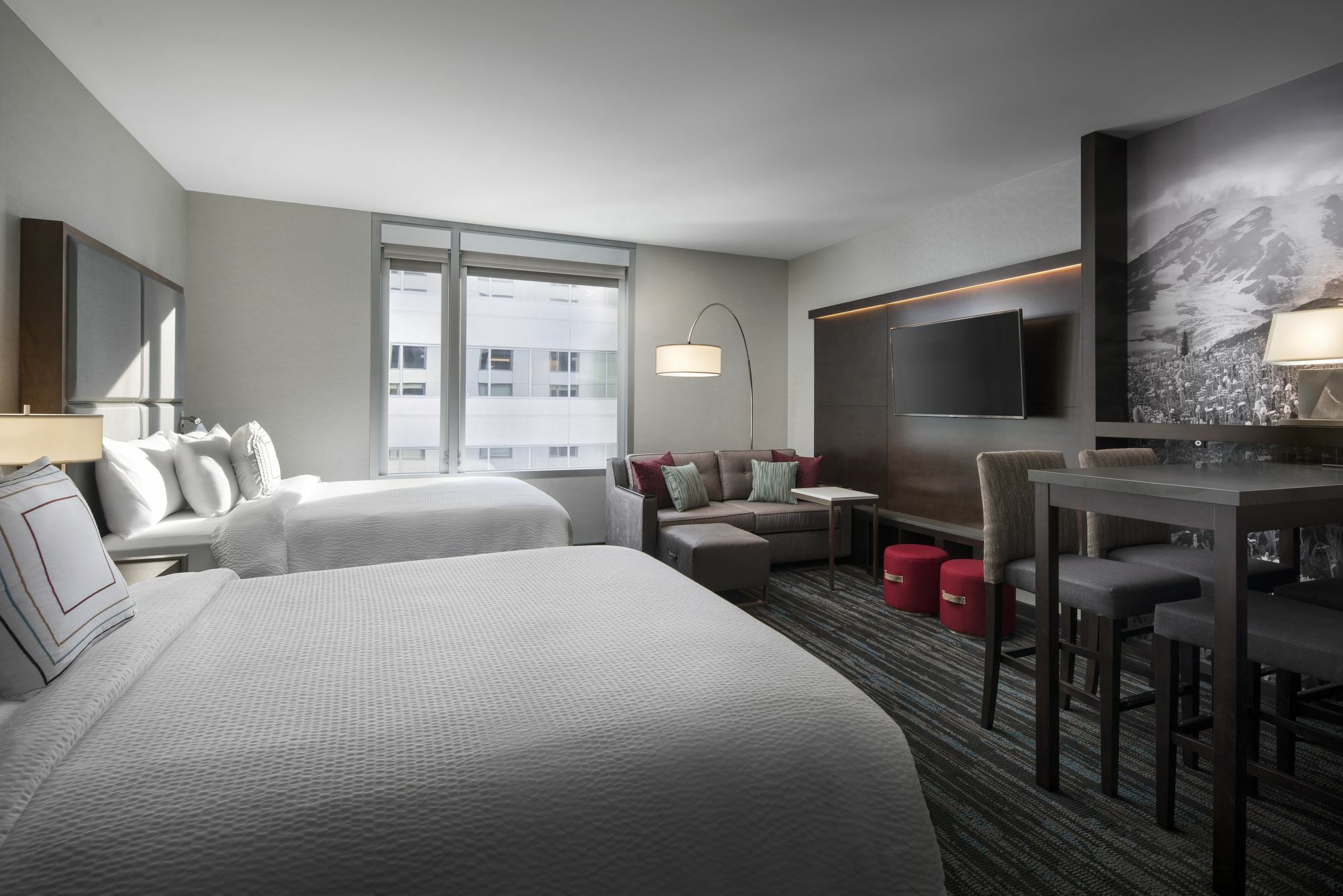 Hotel By Marriott Downtown Convention Center 3*