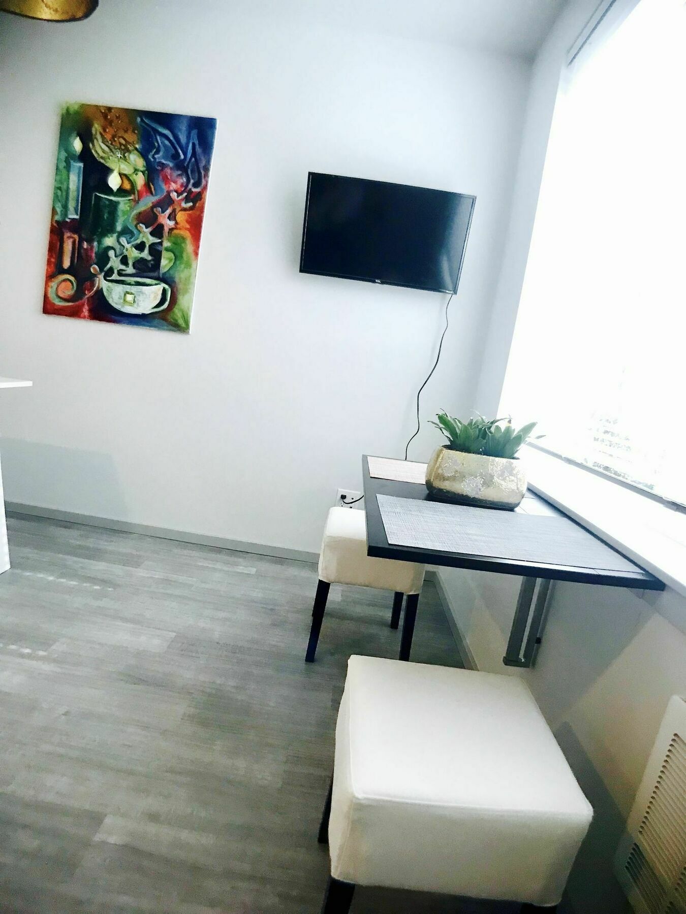Colorful Spot In The Center Of Universe Apartment Seattle