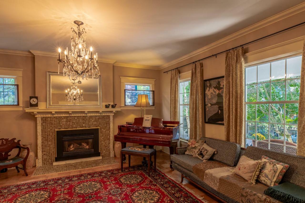 Mozart Bed & Breakfast 3*