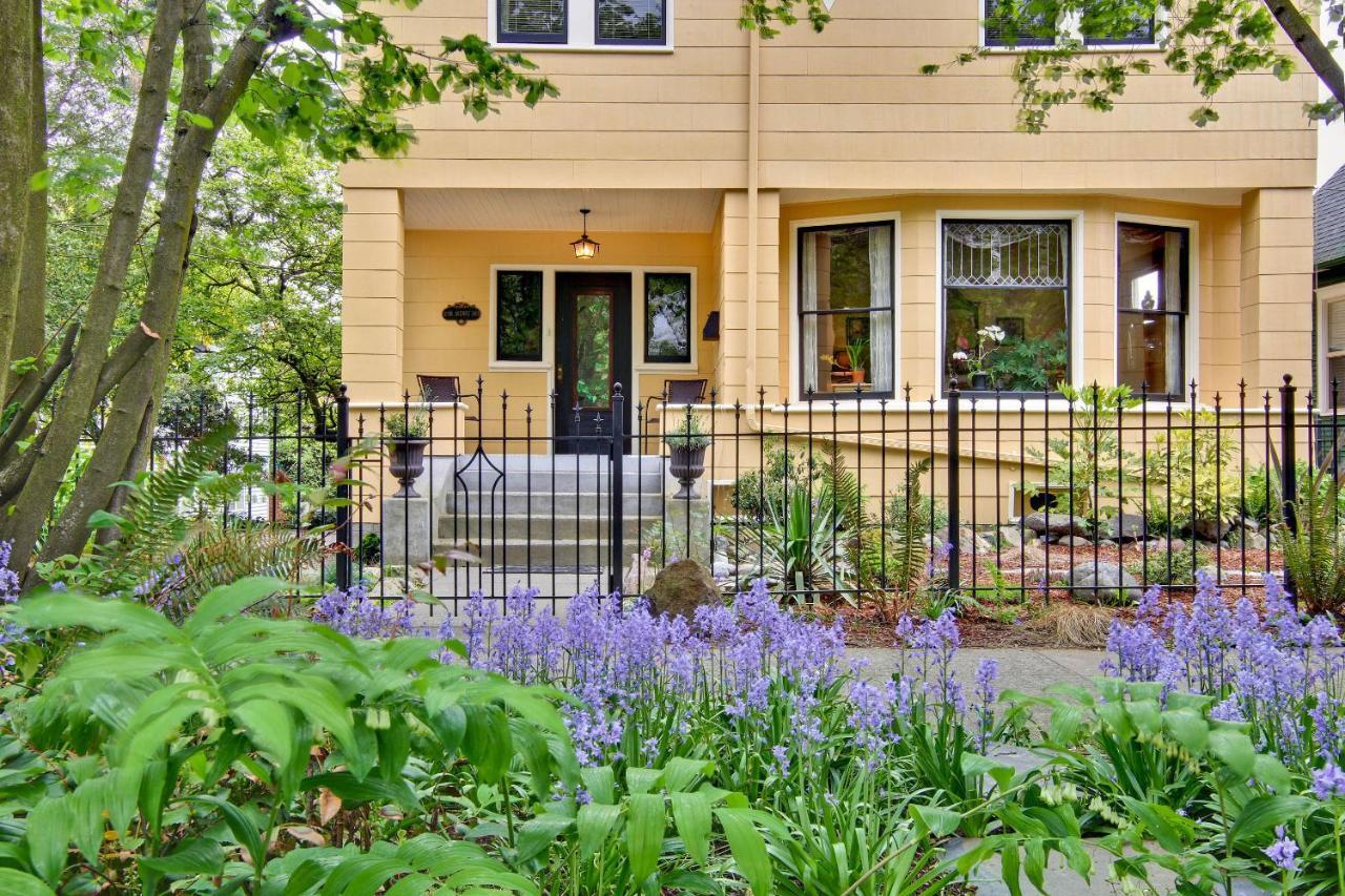11th Avenue Bed & Breakfast 3*