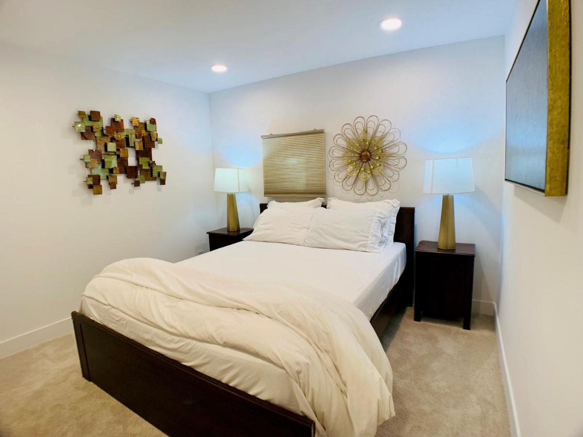 Phinneywood Hideaway - Zoo Meets Apartment