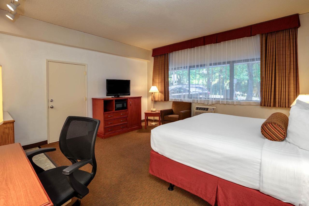 The Loyal Hotel Seattle