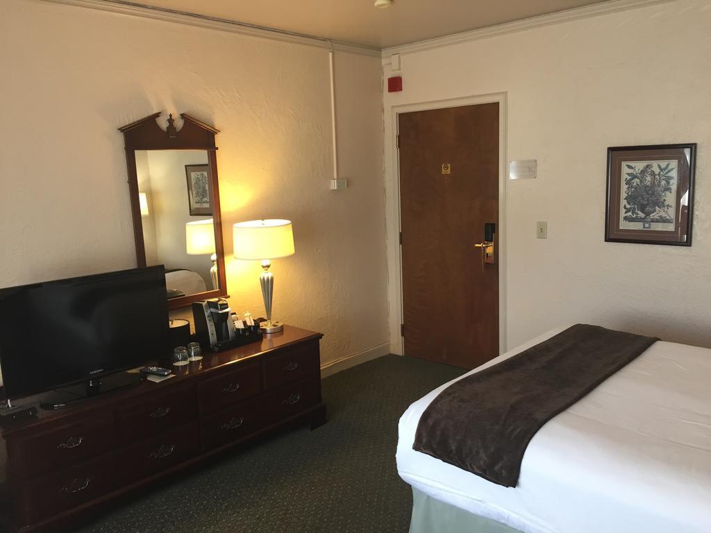 The At Virginia Mason 2* Seattle