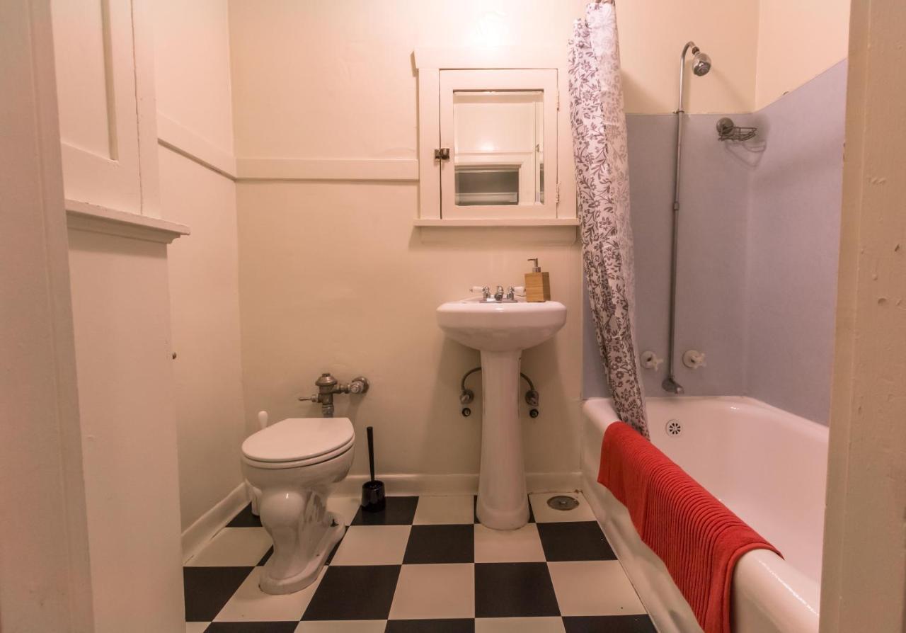 Renu Seattle-cute, Cozy And Historical Aparthotel 4*