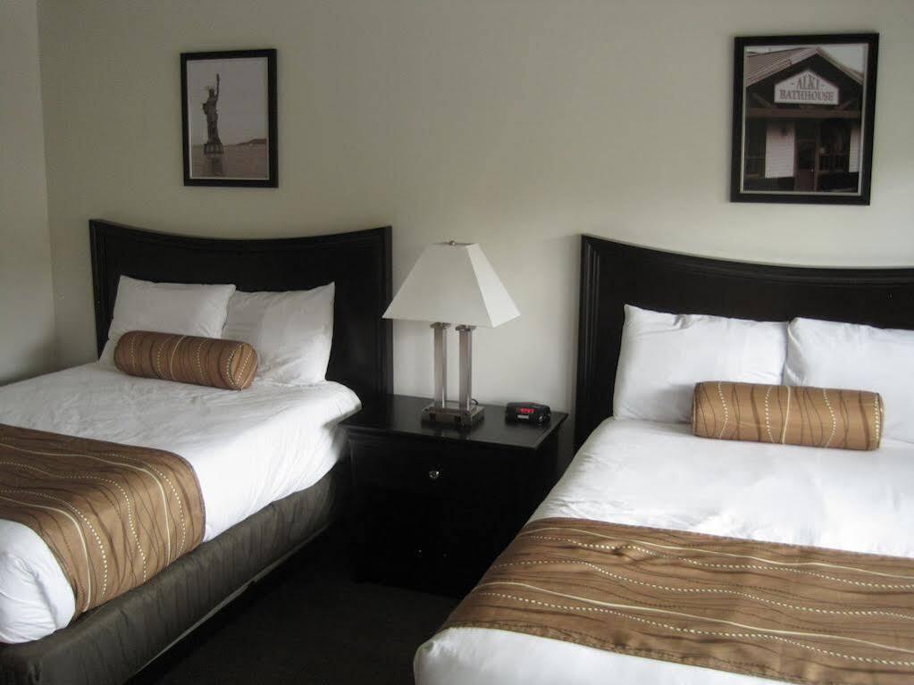 The Grove West Motel 2*