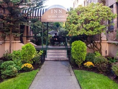 At Queen Anne 3*