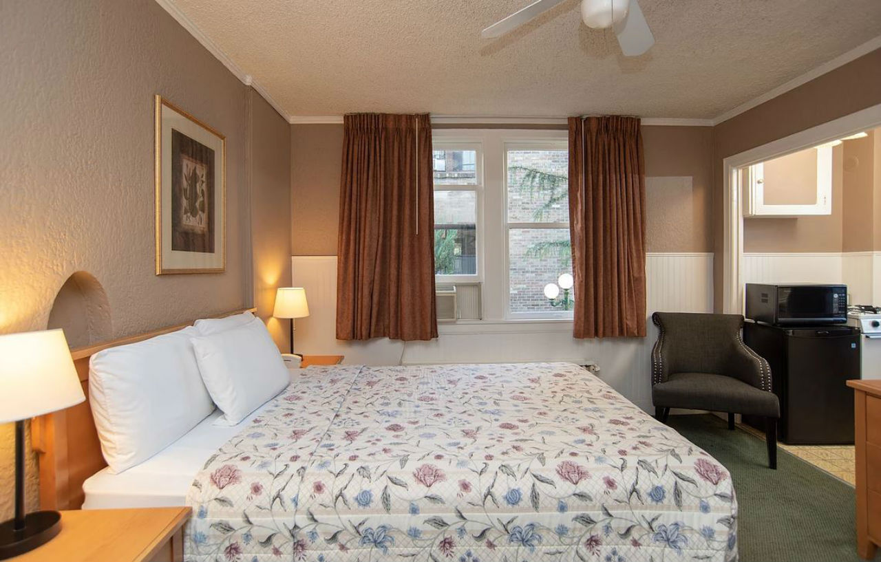 Hotel At Queen Anne