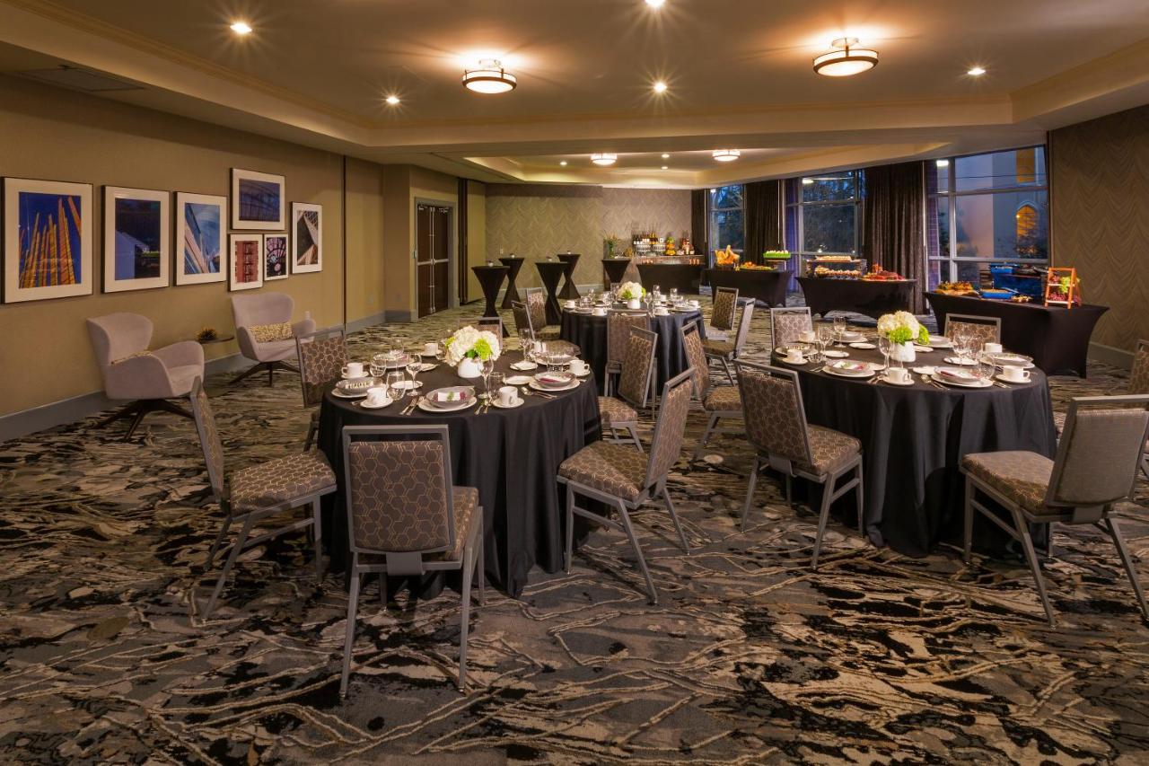 Silver Cloud - Broadway Hotel