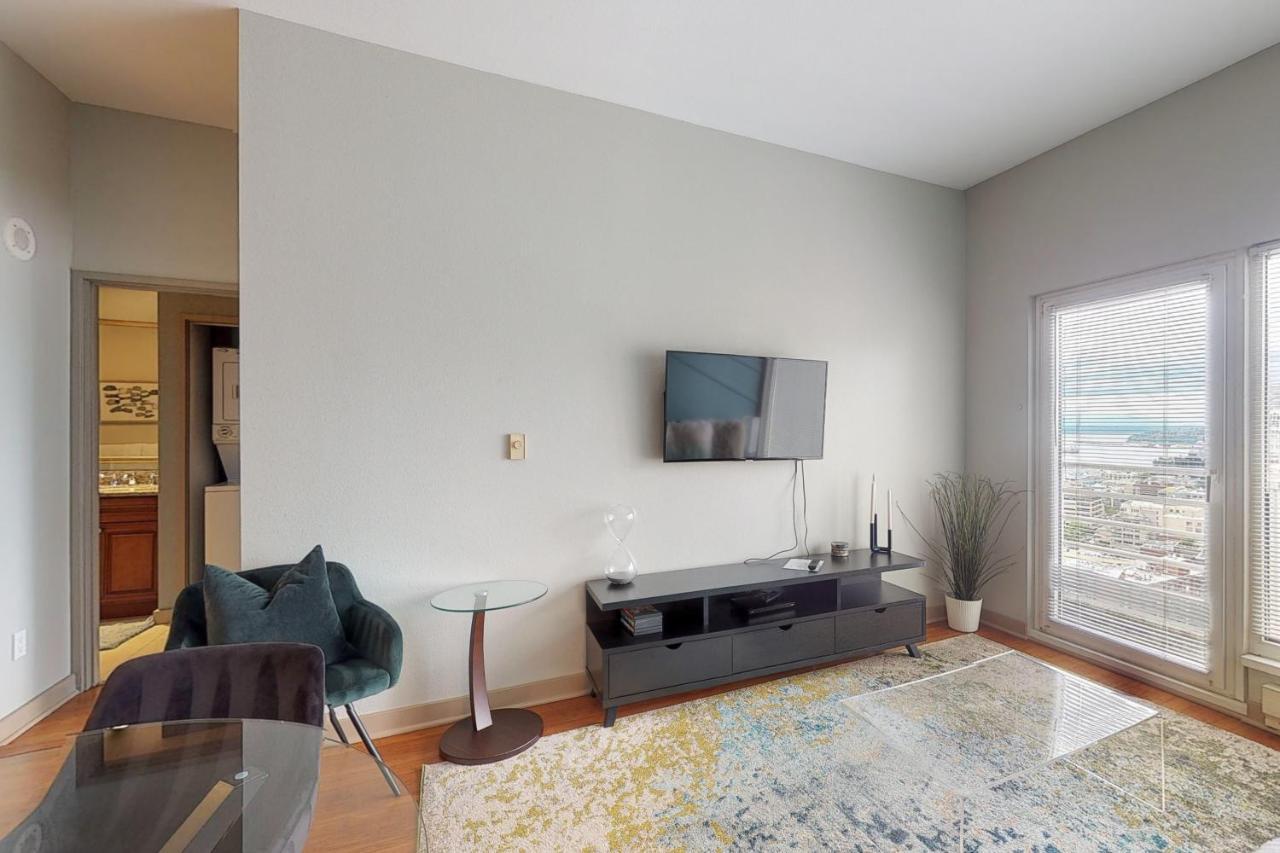 Apartment Newmark Tower *
