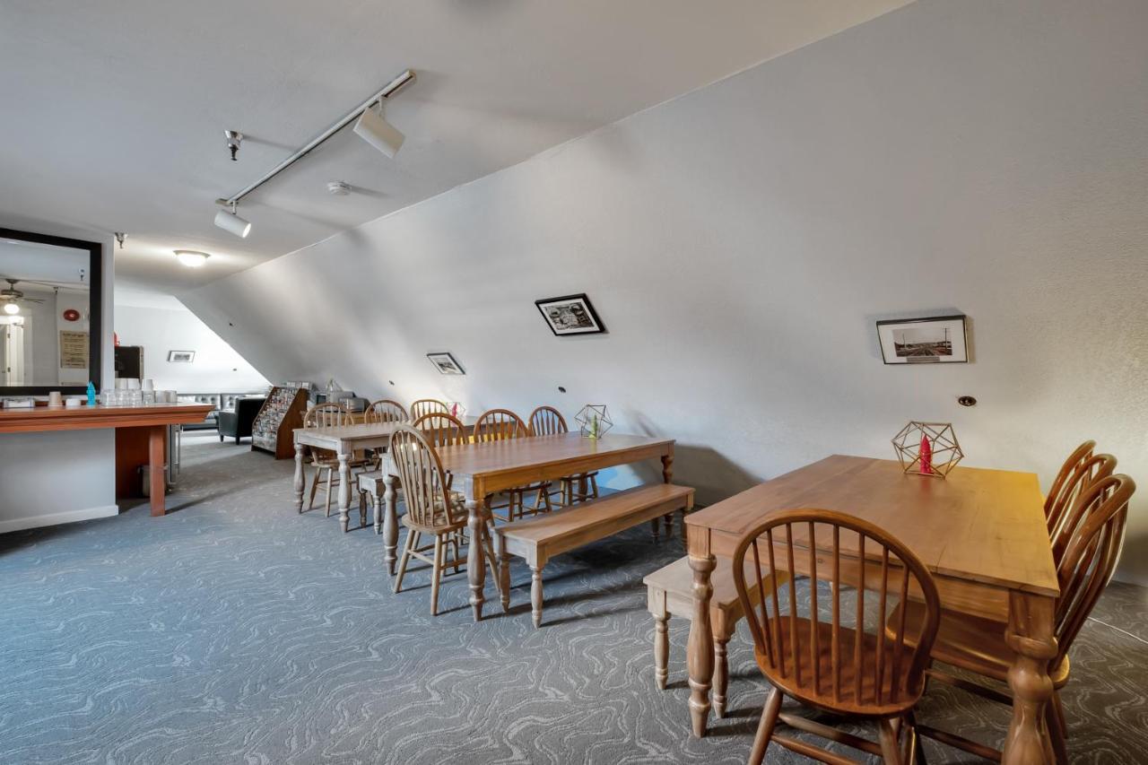 College Inn