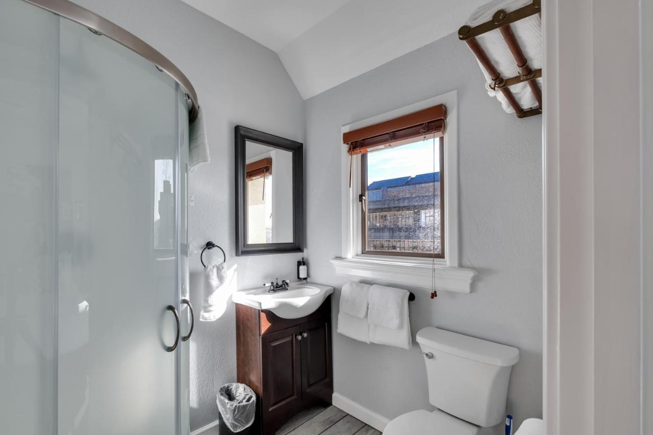 College Inn Seattle