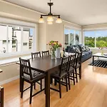Seattle Vacation Home: Life\'S A Game