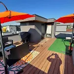 Cheerful New Modern Townhome Close To Downtown