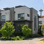 Deactivated- Rooftop Patio With Grill 2Br 3Ba Central, Walkable Location